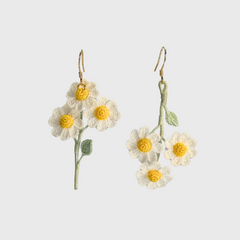 Mini-Crochet Daisy Earring